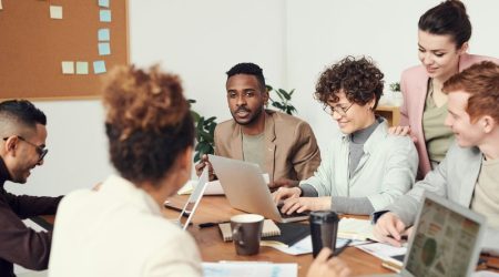 What are the common challenges in B2B sales?